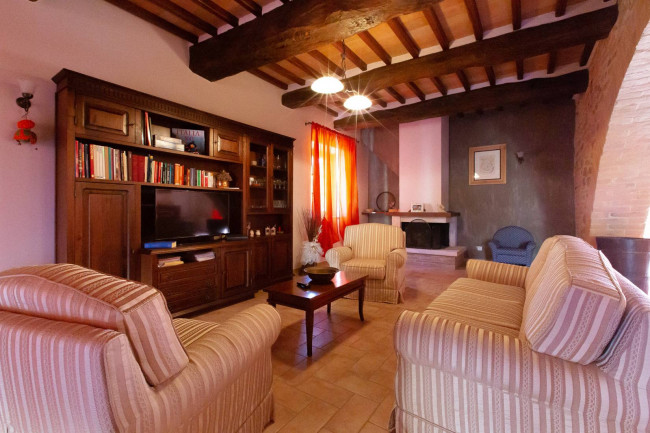 Casale in vendita a Marsciano