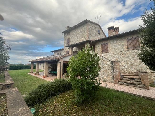 Casale in vendita a Marsciano