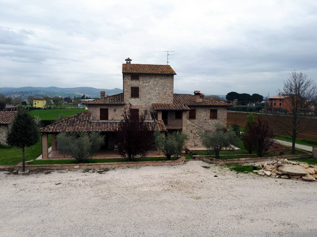 Casale in vendita a Marsciano