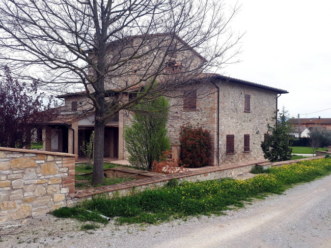 Casale in vendita a Marsciano