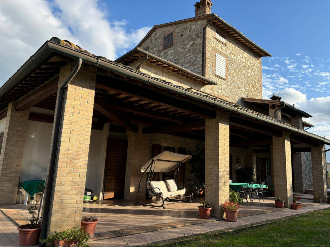 Casale in vendita a Marsciano