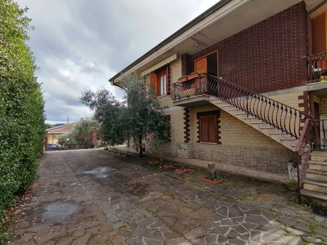Villa in vendita a Deruta
