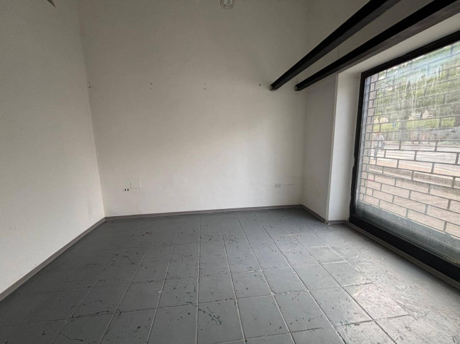 Locale commerciale in vendita a Marsciano