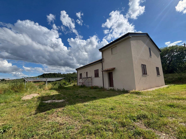 Villa in vendita a San Venanzo