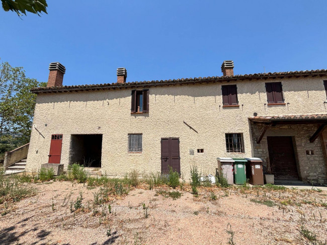 Casale in vendita a Fratta Todina