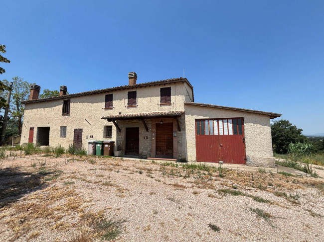 Casale in vendita a Fratta Todina