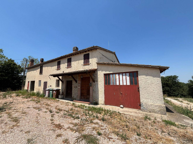 Casale in vendita a Fratta Todina