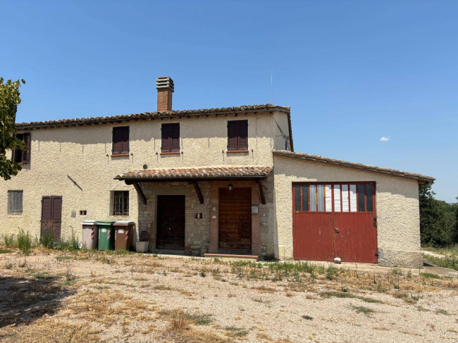 Casale in vendita a Fratta Todina