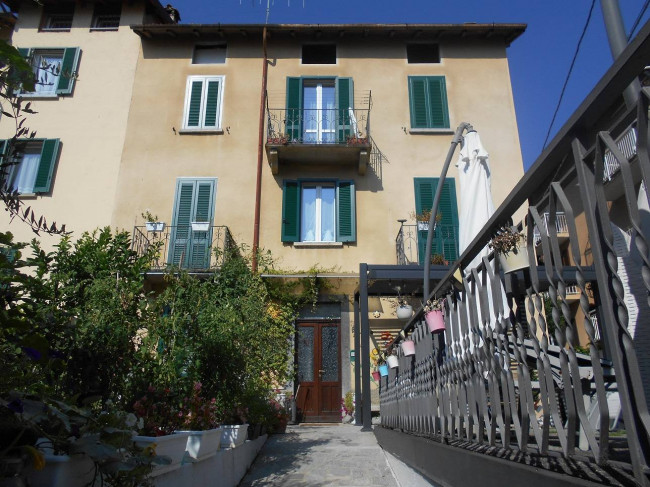 Casa singola in vendita a Oliveto Lario