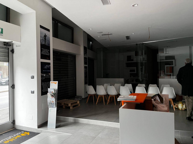 Locale commerciale in vendita a Bergamo