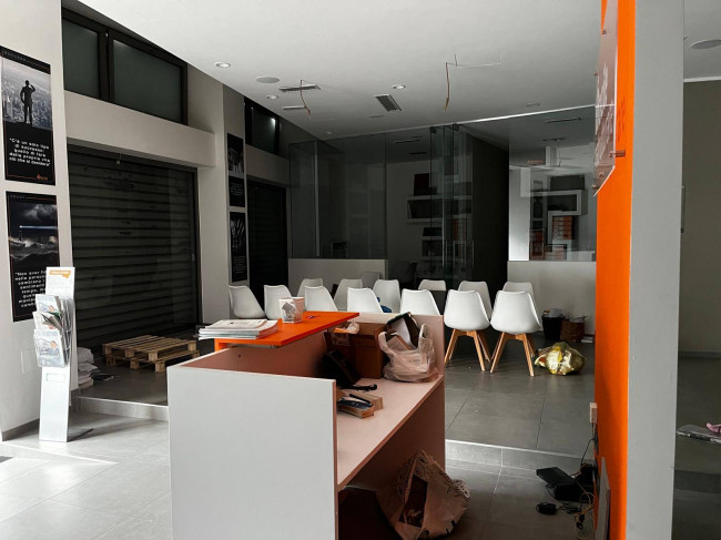 Locale commerciale in vendita a Bergamo