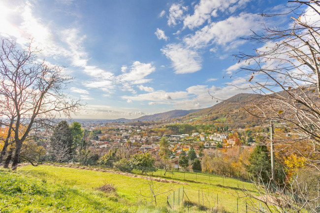 Villa in vendita a Alzano Lombardo