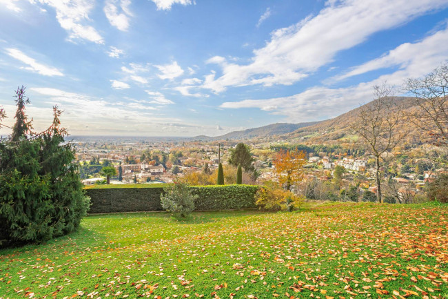 Villa in vendita a Alzano Lombardo