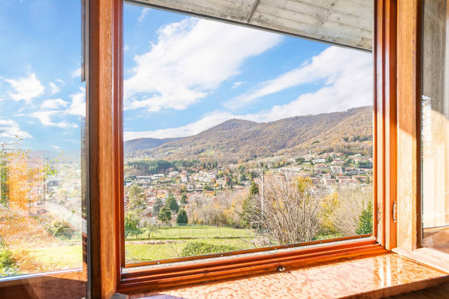 Villa in vendita a Alzano Lombardo