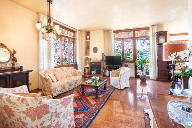 Villa in vendita a Alzano Lombardo