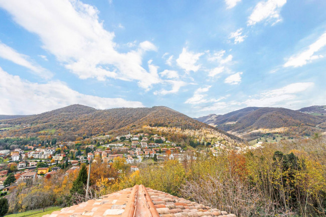 Villa in vendita a Alzano Lombardo