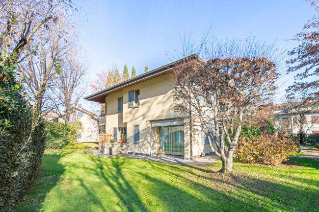 Villa in vendita a Brembate di Sopra