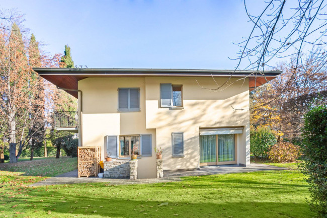 Villa in vendita a Brembate di Sopra