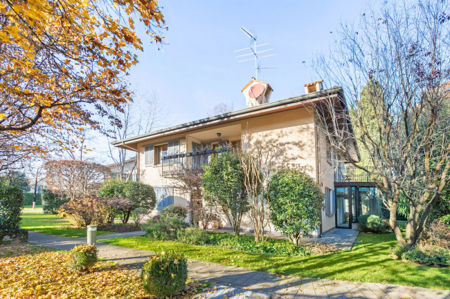 Villa in vendita a Brembate di Sopra
