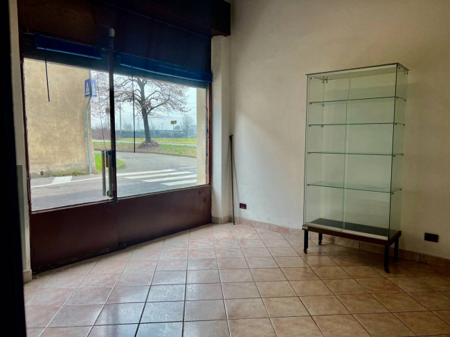 Locale commerciale in vendita a Caravaggio