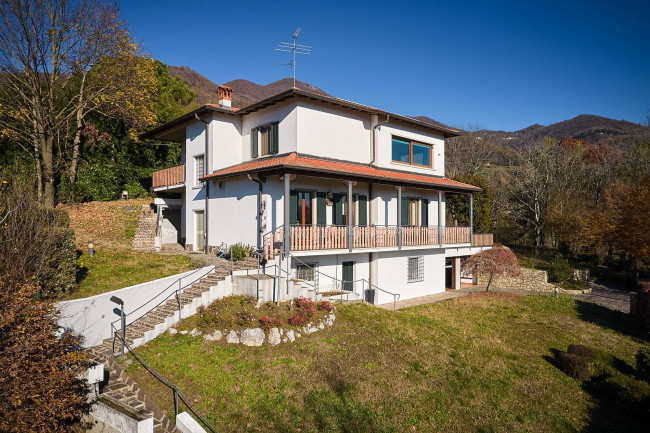 Villa in vendita a Cenate Sopra