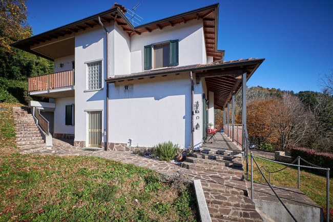 Villa in vendita a Cenate Sopra