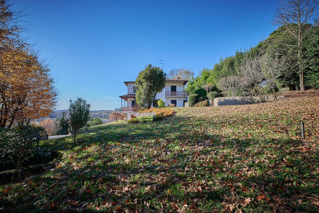 Villa in vendita a Cenate Sopra
