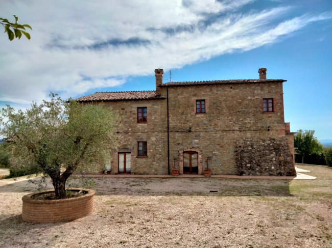 Casale in vendita a Perugia