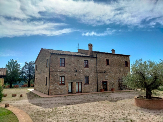 Casale in vendita a Perugia