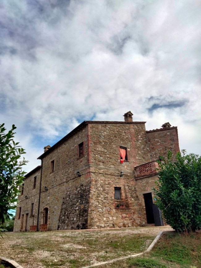 Casale in vendita a Perugia