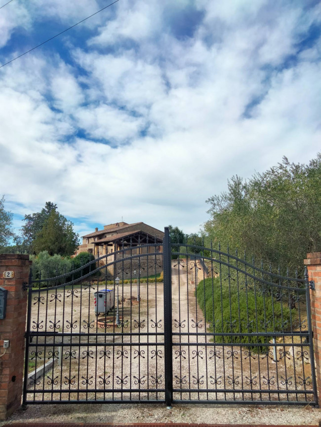 Casale in vendita a Perugia