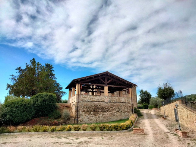 Casale in vendita a Perugia