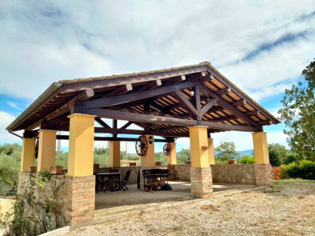 Casale in vendita a Perugia