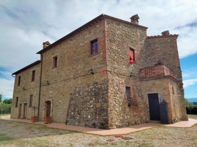 Casale in vendita a Perugia