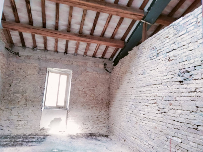 Casale in vendita a Perugia