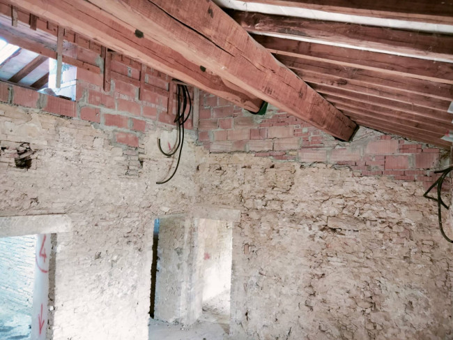 Casale in vendita a Perugia