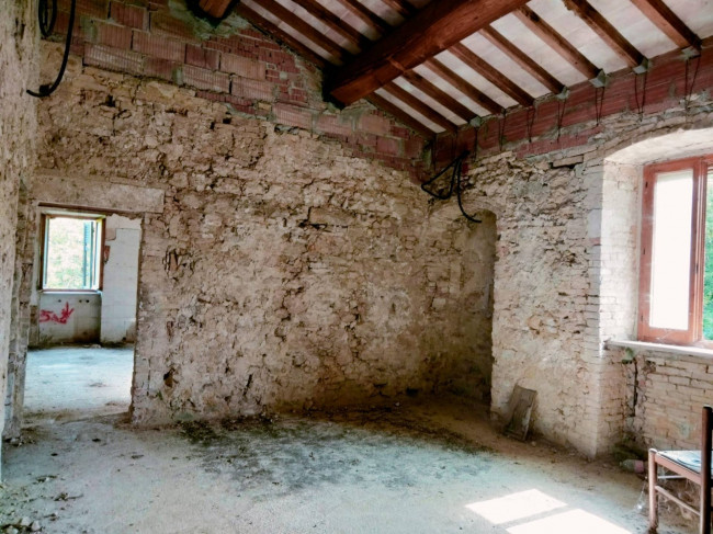 Casale in vendita a Perugia