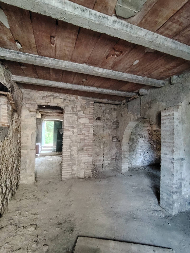 Casale in vendita a Perugia