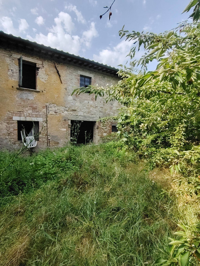 Casale in vendita a Perugia