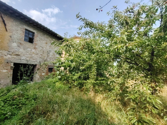 Casale in vendita a Perugia