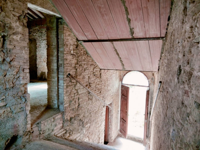 Casale in vendita a Perugia