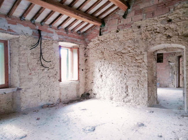 Casale in vendita a Perugia