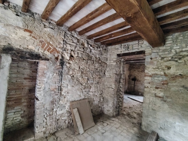 Casale in vendita a Perugia