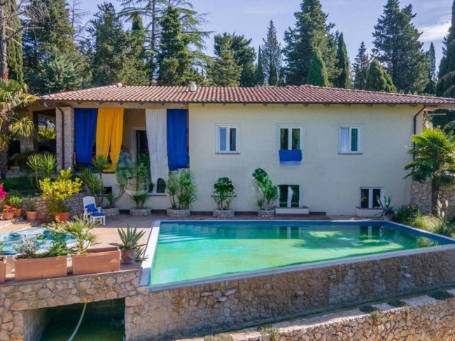 Villa in vendita a Corciano