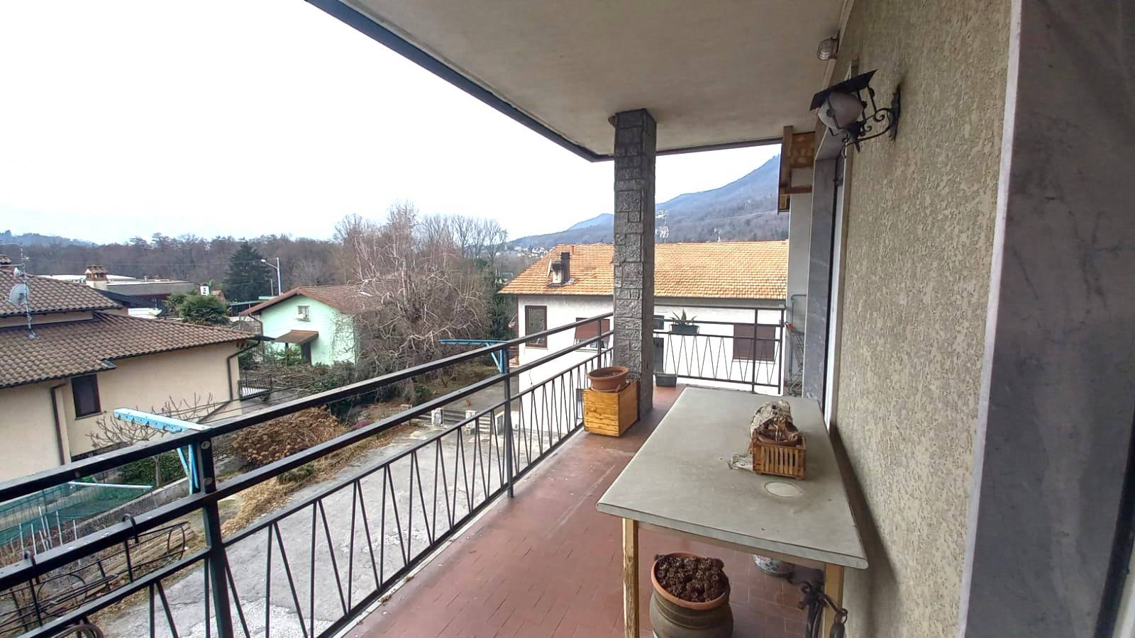 Appartamento in vendita a Cuveglio (VA)
