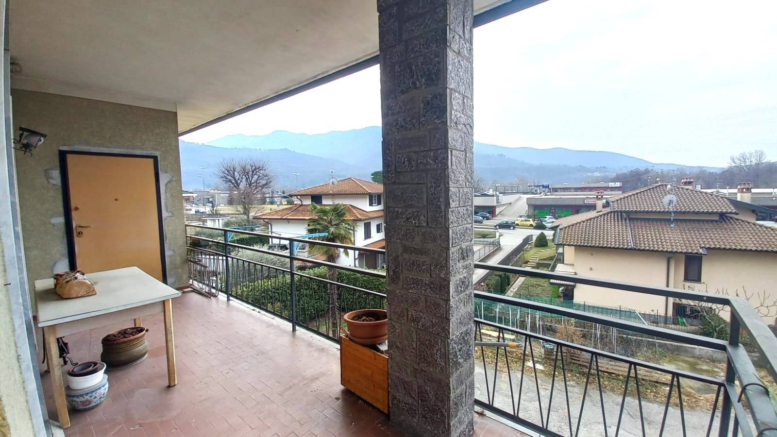 Appartamento in vendita a Cuveglio (VA)