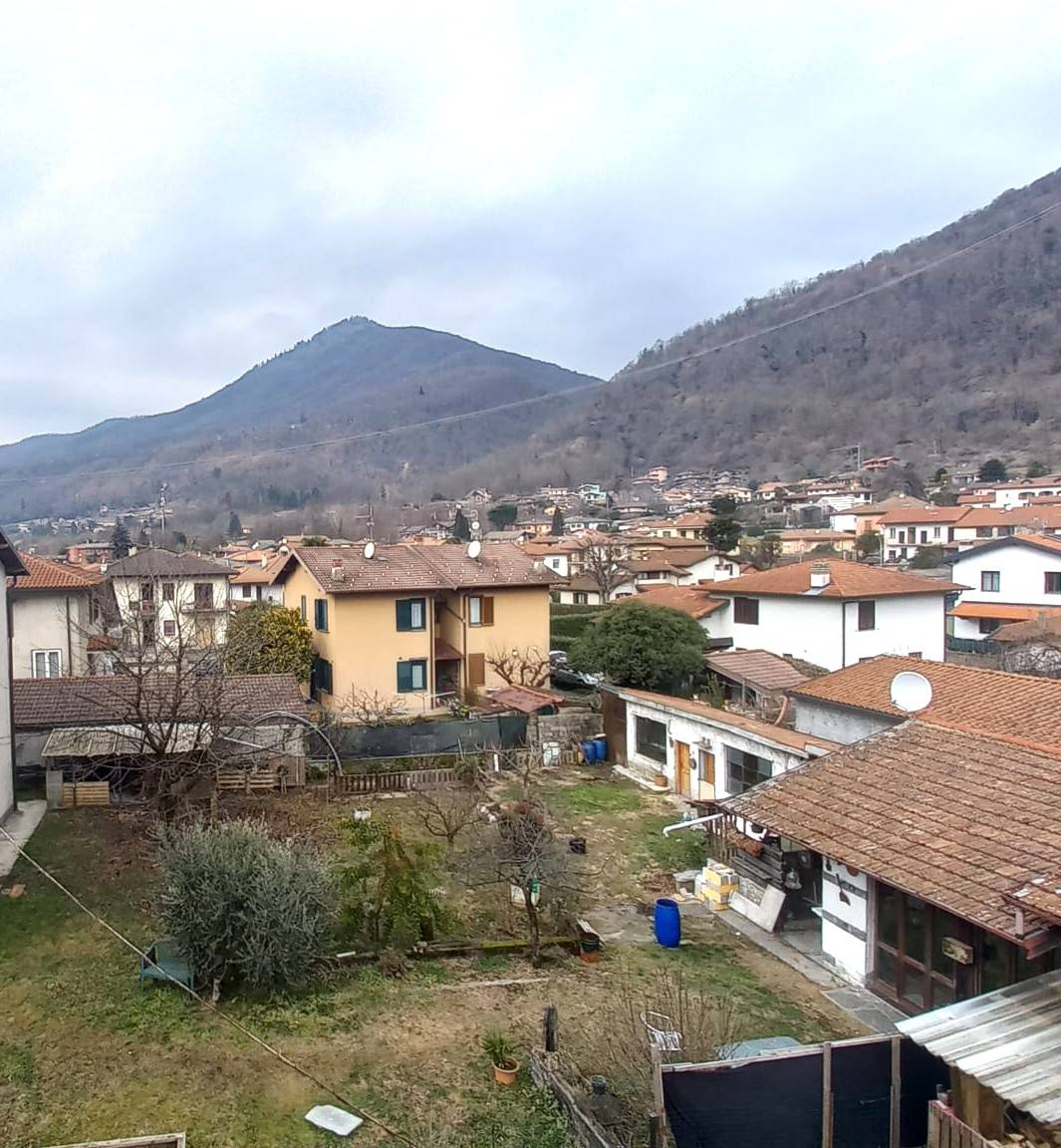 Appartamento in vendita a Cuveglio (VA)