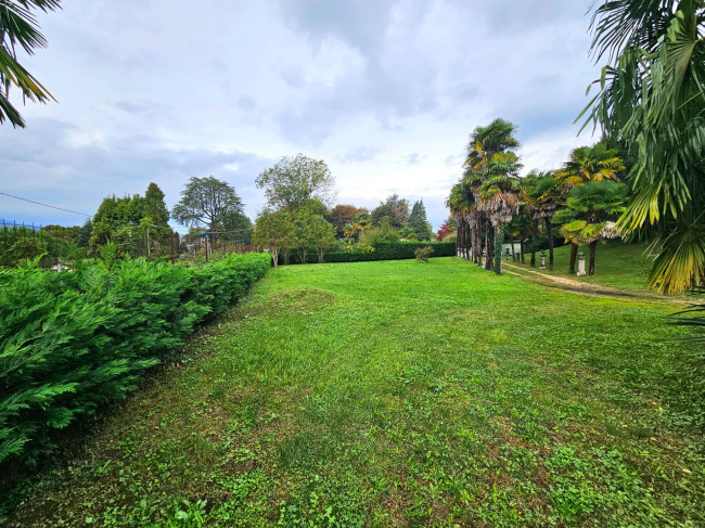 Villa in vendita a Leggiuno