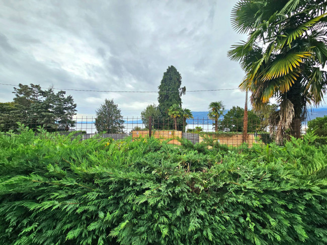 Villa in vendita a Leggiuno
