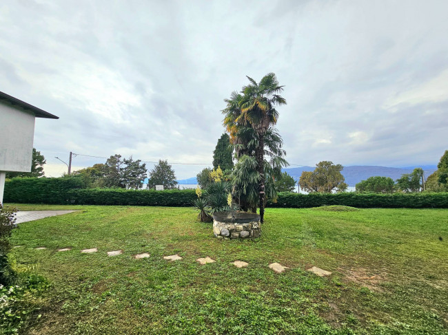 Villa in vendita a Leggiuno